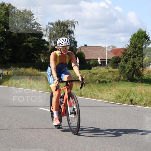25.08.2024 - Elbe Triathlon Hamburg Fuchs,  Jonas http://msf.ph/oto/6873847 25.08.2024 11:24:22 Radfahren 1657, 1621, 1660, 1511, 1659 meine-sportfotos.de