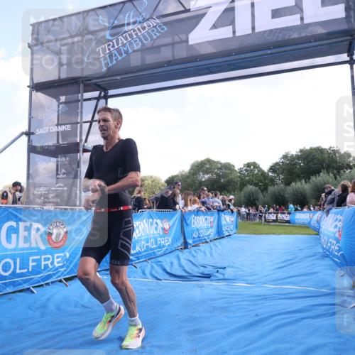 25.08.2024 - Elbe Triathlon Hamburg H.Heesch http://msf.ph/oto/6873848 25.08.2024 11:11:22 Ziel 421 meine-sportfotos.de