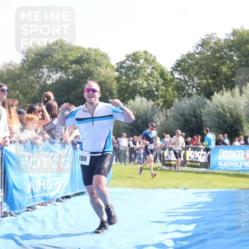 25.08.2024 - Elbe Triathlon Hamburg H.Heesch http://msf.ph/oto/6873860 25.08.2024 11:11:50 Ziel 286 meine-sportfotos.de