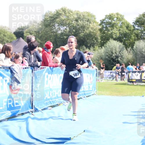 25.08.2024 - Elbe Triathlon Hamburg H.Heesch http://msf.ph/oto/6873862 25.08.2024 12:00:47 Ziel 1687 meine-sportfotos.de