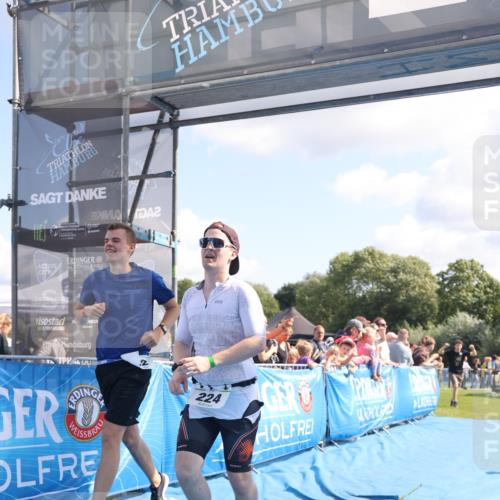 25.08.2024 - Elbe Triathlon Hamburg H.Heesch http://msf.ph/oto/6873863 25.08.2024 11:38:27 Ziel 224, 562, 650 meine-sportfotos.de