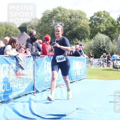 25.08.2024 - Elbe Triathlon Hamburg H.Heesch http://msf.ph/oto/6873875 25.08.2024 12:00:47 Ziel 1687 meine-sportfotos.de