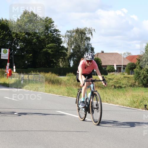 25.08.2024 - Elbe Triathlon Hamburg Fuchs,  Jonas http://msf.ph/oto/6873876 25.08.2024 11:24:25 Radfahren 1657, 1621, 1660, 1511, 1659 meine-sportfotos.de