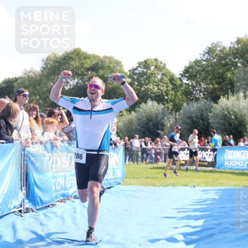 25.08.2024 - Elbe Triathlon Hamburg H.Heesch http://msf.ph/oto/6873877 25.08.2024 11:11:50 Ziel 286 meine-sportfotos.de