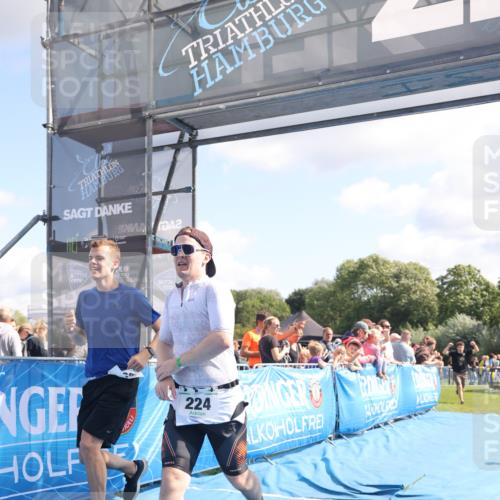 25.08.2024 - Elbe Triathlon Hamburg H.Heesch http://msf.ph/oto/6873878 25.08.2024 11:38:27 Ziel 224, 562, 650 meine-sportfotos.de
