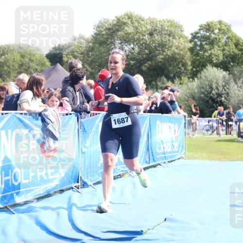 25.08.2024 - Elbe Triathlon Hamburg H.Heesch http://msf.ph/oto/6873883 25.08.2024 12:00:47 Ziel 1687 meine-sportfotos.de