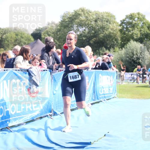 25.08.2024 - Elbe Triathlon Hamburg H.Heesch http://msf.ph/oto/6873887 25.08.2024 12:00:47 Ziel 1687 meine-sportfotos.de