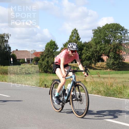 25.08.2024 - Elbe Triathlon Hamburg Fuchs,  Jonas http://msf.ph/oto/6873888 25.08.2024 11:24:26 Radfahren 1657, 1621, 1660, 1511, 1659 meine-sportfotos.de