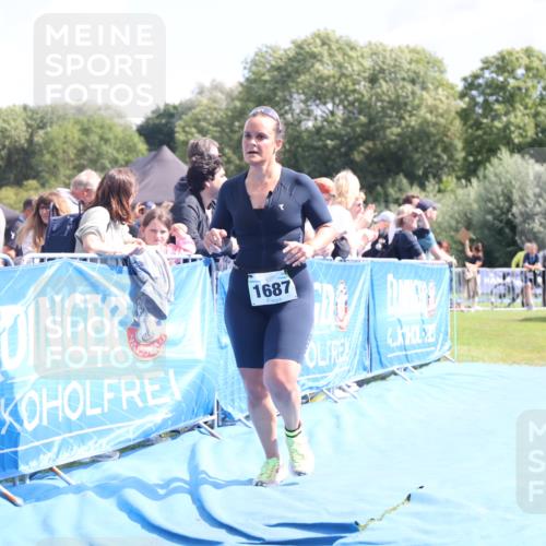 25.08.2024 - Elbe Triathlon Hamburg H.Heesch http://msf.ph/oto/6873894 25.08.2024 12:00:47 Ziel 1687 meine-sportfotos.de