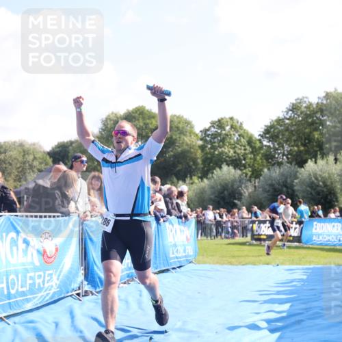 25.08.2024 - Elbe Triathlon Hamburg H.Heesch http://msf.ph/oto/6873897 25.08.2024 11:11:50 Ziel 286 meine-sportfotos.de