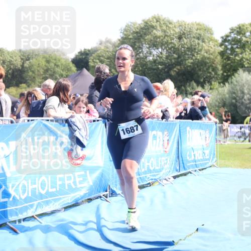 25.08.2024 - Elbe Triathlon Hamburg H.Heesch http://msf.ph/oto/6873898 25.08.2024 12:00:47 Ziel 1687 meine-sportfotos.de