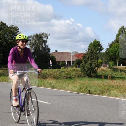 25.08.2024 - Elbe Triathlon Hamburg Fuchs,  Jonas http://msf.ph/oto/6873899 25.08.2024 11:24:26 Radfahren 1657, 1621, 1660, 1511, 1659 meine-sportfotos.de