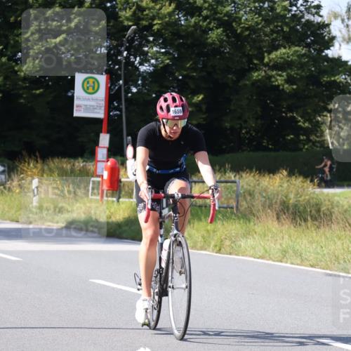 25.08.2024 - Elbe Triathlon Hamburg Fuchs,  Jonas http://msf.ph/oto/6873900 25.08.2024 11:24:28 Radfahren 1657, 1621, 1660, 1511, 1659 meine-sportfotos.de