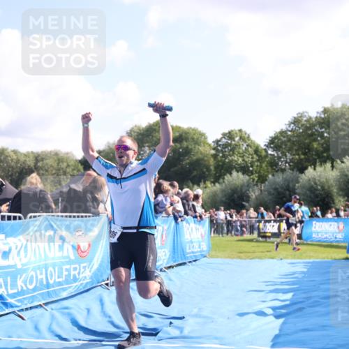 25.08.2024 - Elbe Triathlon Hamburg H.Heesch http://msf.ph/oto/6873904 25.08.2024 11:11:50 Ziel 286 meine-sportfotos.de