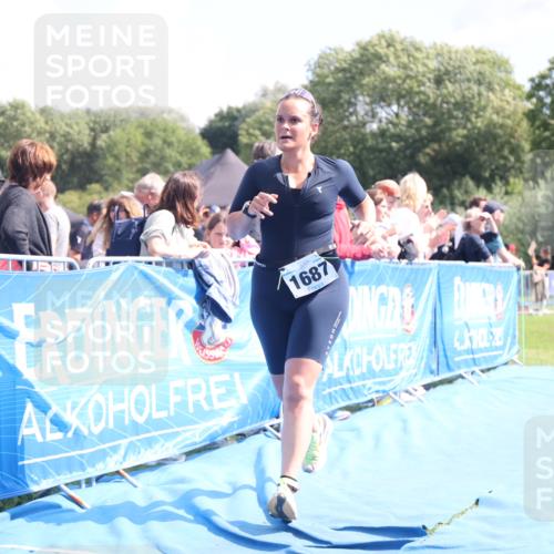 25.08.2024 - Elbe Triathlon Hamburg H.Heesch http://msf.ph/oto/6873907 25.08.2024 12:00:47 Ziel 1687 meine-sportfotos.de