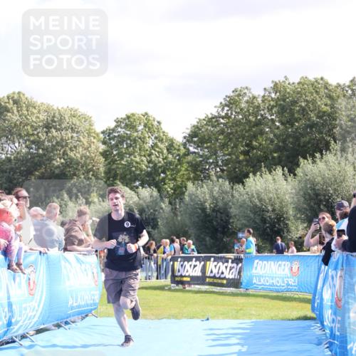 25.08.2024 - Elbe Triathlon Hamburg H.Heesch http://msf.ph/oto/6873911 25.08.2024 11:38:29 Ziel 224, 562, 628, 650 meine-sportfotos.de