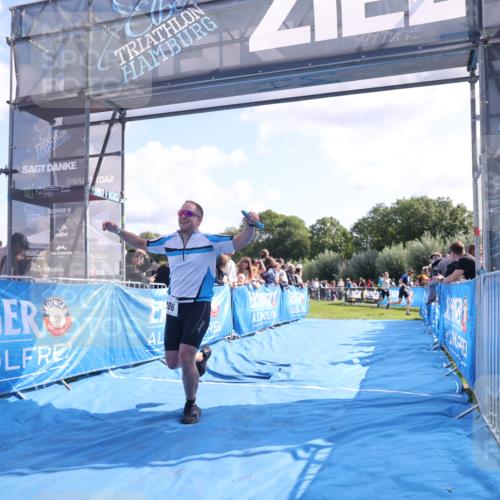 25.08.2024 - Elbe Triathlon Hamburg H.Heesch http://msf.ph/oto/6873929 25.08.2024 11:11:51 Ziel 286 meine-sportfotos.de