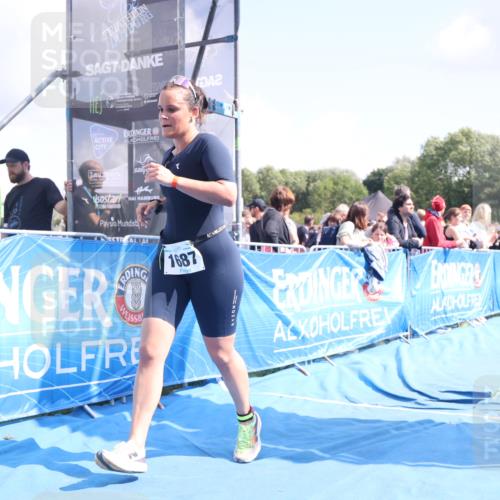 25.08.2024 - Elbe Triathlon Hamburg H.Heesch http://msf.ph/oto/6873954 25.08.2024 12:00:48 Ziel 1687 meine-sportfotos.de