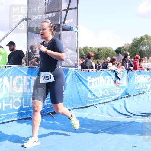 25.08.2024 - Elbe Triathlon Hamburg H.Heesch http://msf.ph/oto/6873963 25.08.2024 12:00:49 Ziel 1687 meine-sportfotos.de