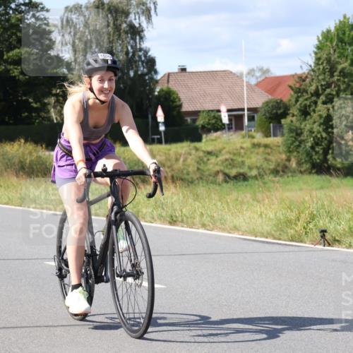 25.08.2024 - Elbe Triathlon Hamburg Fuchs,  Jonas http://msf.ph/oto/6873966 25.08.2024 11:24:54 Radfahren 1653, 1673 meine-sportfotos.de