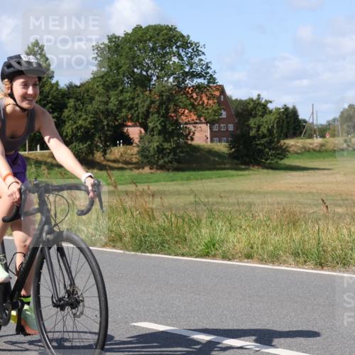 25.08.2024 - Elbe Triathlon Hamburg Fuchs,  Jonas http://msf.ph/oto/6873977 25.08.2024 11:24:55 Radfahren 1653, 1673 meine-sportfotos.de
