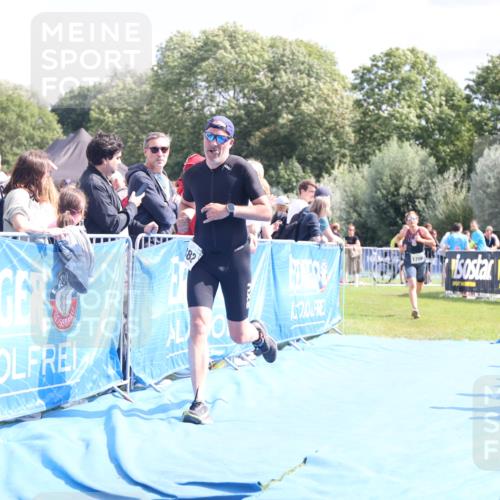 25.08.2024 - Elbe Triathlon Hamburg H.Heesch http://msf.ph/oto/6873979 25.08.2024 12:00:58 Ziel 382, 1706 meine-sportfotos.de