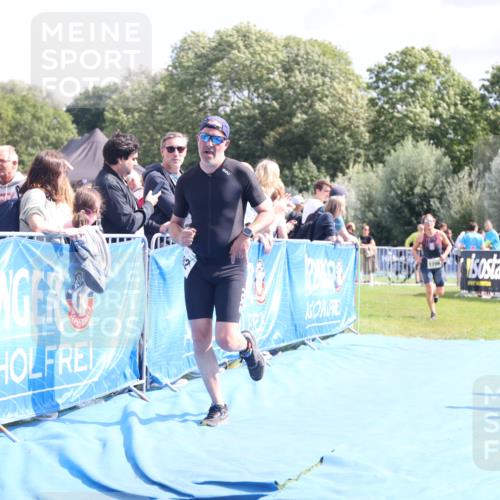 25.08.2024 - Elbe Triathlon Hamburg H.Heesch http://msf.ph/oto/6873987 25.08.2024 12:00:59 Ziel 382, 1706 meine-sportfotos.de