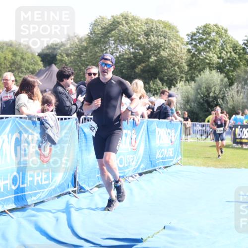 25.08.2024 - Elbe Triathlon Hamburg H.Heesch http://msf.ph/oto/6873992 25.08.2024 12:00:59 Ziel 382, 1706 meine-sportfotos.de