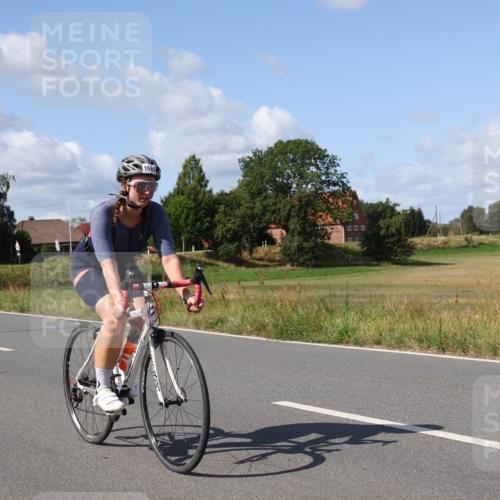 25.08.2024 - Elbe Triathlon Hamburg Fuchs,  Jonas http://msf.ph/oto/6873994 25.08.2024 11:25:17 Radfahren 1665, 1666 meine-sportfotos.de