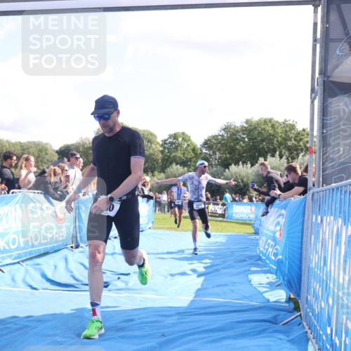 25.08.2024 - Elbe Triathlon Hamburg H.Heesch http://msf.ph/oto/6873999 25.08.2024 11:12:09 Ziel 268, 323, 390, 399 meine-sportfotos.de