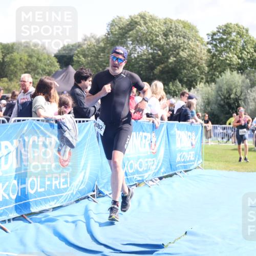 25.08.2024 - Elbe Triathlon Hamburg H.Heesch http://msf.ph/oto/6874000 25.08.2024 12:00:59 Ziel 382, 1706 meine-sportfotos.de