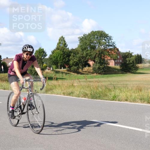 25.08.2024 - Elbe Triathlon Hamburg Fuchs,  Jonas http://msf.ph/oto/6874009 25.08.2024 11:25:18 Radfahren 1665, 1666 meine-sportfotos.de