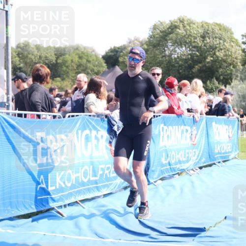 25.08.2024 - Elbe Triathlon Hamburg H.Heesch http://msf.ph/oto/6874017 25.08.2024 12:00:59 Ziel 382, 1706 meine-sportfotos.de