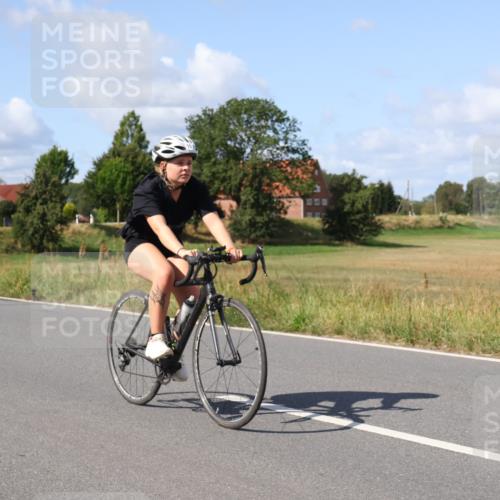 25.08.2024 - Elbe Triathlon Hamburg Fuchs,  Jonas http://msf.ph/oto/6874044 25.08.2024 11:25:51 Radfahren 1616, 1634, 1651 meine-sportfotos.de