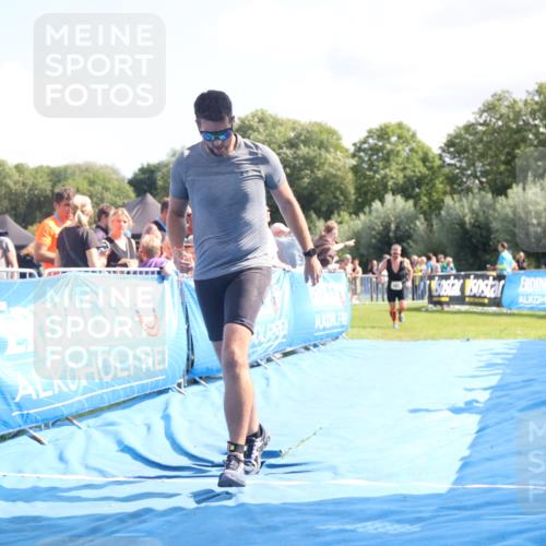 25.08.2024 - Elbe Triathlon Hamburg H.Heesch http://msf.ph/oto/6874046 25.08.2024 11:38:37 Ziel 401, 628, 650 meine-sportfotos.de