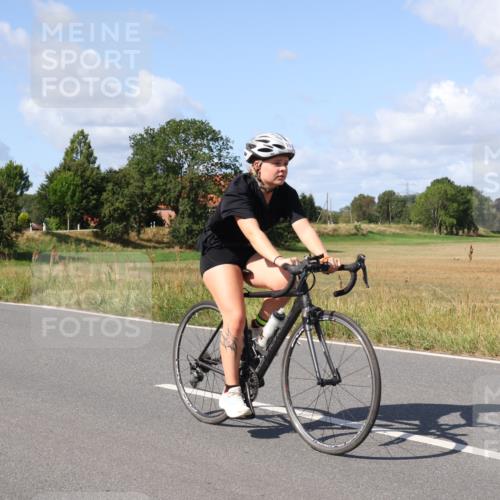 25.08.2024 - Elbe Triathlon Hamburg Fuchs,  Jonas http://msf.ph/oto/6874048 25.08.2024 11:25:52 Radfahren 1616, 1634, 1651 meine-sportfotos.de