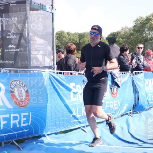 25.08.2024 - Elbe Triathlon Hamburg H.Heesch http://msf.ph/oto/6874049 25.08.2024 12:00:59 Ziel 382, 1706 meine-sportfotos.de