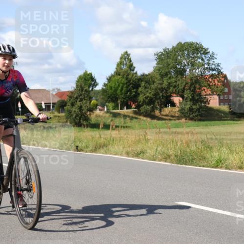25.08.2024 - Elbe Triathlon Hamburg Fuchs,  Jonas http://msf.ph/oto/6874059 25.08.2024 11:25:53 Radfahren 1616, 1634, 1651 meine-sportfotos.de