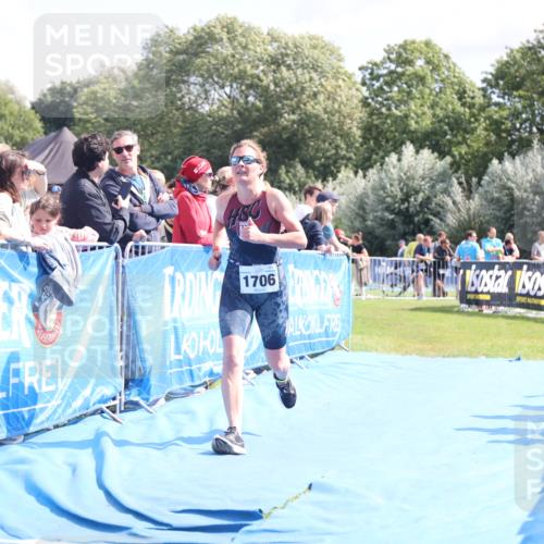 25.08.2024 - Elbe Triathlon Hamburg H.Heesch http://msf.ph/oto/6874062 25.08.2024 12:01:03 Ziel 382, 1706 meine-sportfotos.de