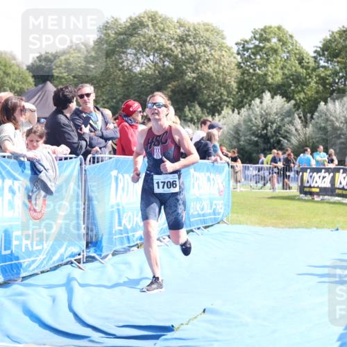 25.08.2024 - Elbe Triathlon Hamburg H.Heesch http://msf.ph/oto/6874065 25.08.2024 12:01:03 Ziel 382, 1706 meine-sportfotos.de