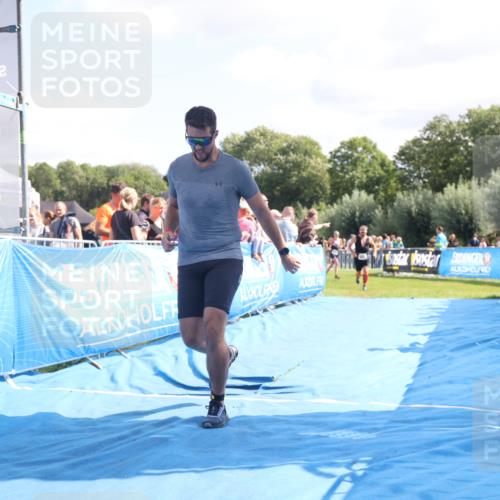25.08.2024 - Elbe Triathlon Hamburg H.Heesch http://msf.ph/oto/6874066 25.08.2024 11:38:38 Ziel 401, 628, 650 meine-sportfotos.de
