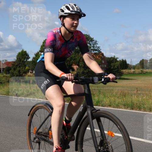 25.08.2024 - Elbe Triathlon Hamburg Fuchs,  Jonas http://msf.ph/oto/6874067 25.08.2024 11:25:54 Radfahren 1616, 1634, 1651 meine-sportfotos.de