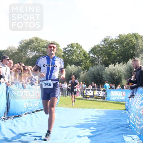 25.08.2024 - Elbe Triathlon Hamburg H.Heesch http://msf.ph/oto/6874068 25.08.2024 11:12:12 Ziel 268, 323, 390, 399 meine-sportfotos.de