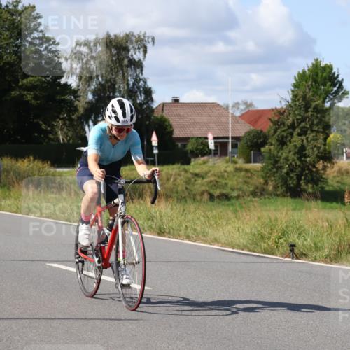 25.08.2024 - Elbe Triathlon Hamburg Fuchs,  Jonas http://msf.ph/oto/6874070 25.08.2024 11:25:56 Radfahren 1616, 1634, 1651 meine-sportfotos.de