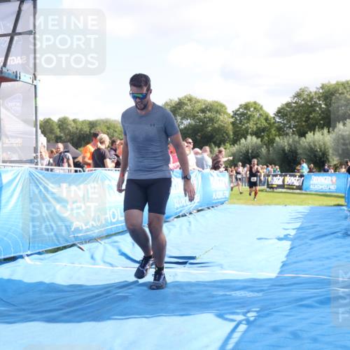 25.08.2024 - Elbe Triathlon Hamburg H.Heesch http://msf.ph/oto/6874071 25.08.2024 11:38:38 Ziel 401, 628, 650 meine-sportfotos.de