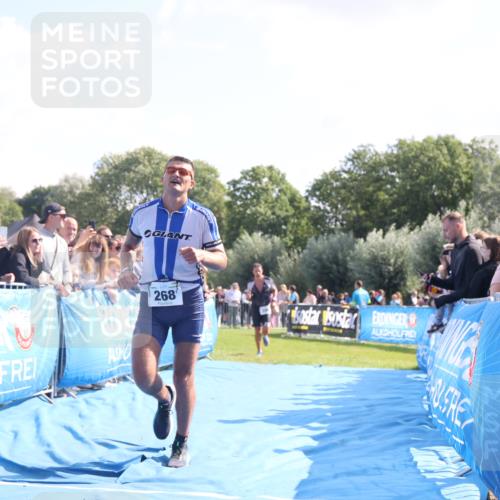 25.08.2024 - Elbe Triathlon Hamburg H.Heesch http://msf.ph/oto/6874073 25.08.2024 11:12:12 Ziel 268, 323, 390, 399 meine-sportfotos.de