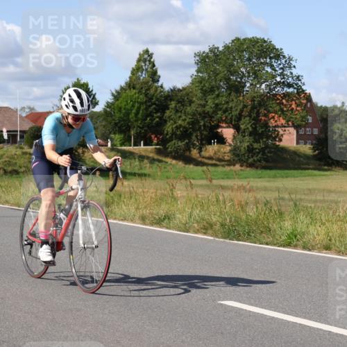 25.08.2024 - Elbe Triathlon Hamburg Fuchs,  Jonas http://msf.ph/oto/6874076 25.08.2024 11:25:57 Radfahren 1616, 1634, 1651 meine-sportfotos.de