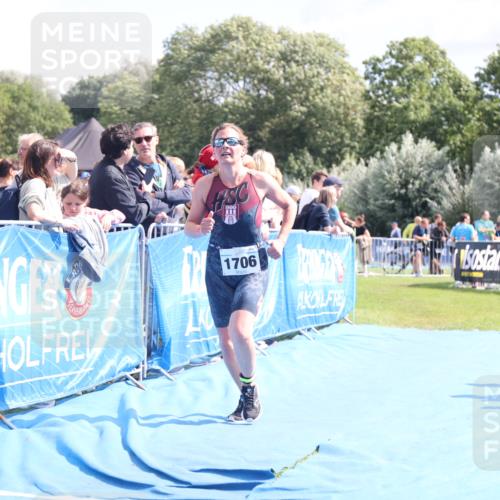 25.08.2024 - Elbe Triathlon Hamburg H.Heesch http://msf.ph/oto/6874079 25.08.2024 12:01:03 Ziel 382, 1706 meine-sportfotos.de