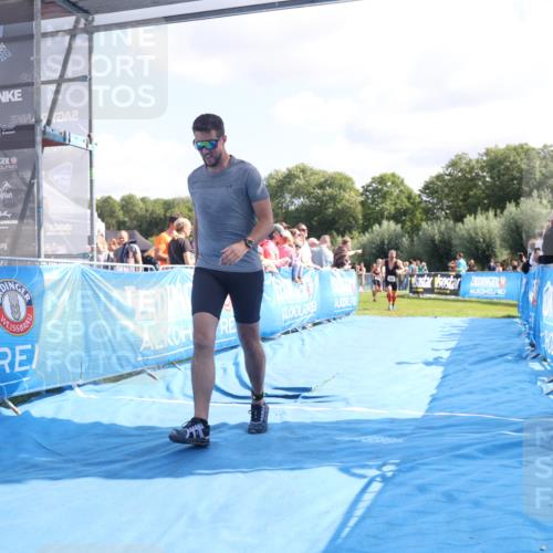 25.08.2024 - Elbe Triathlon Hamburg H.Heesch http://msf.ph/oto/6874082 25.08.2024 11:38:38 Ziel 401, 628, 650 meine-sportfotos.de