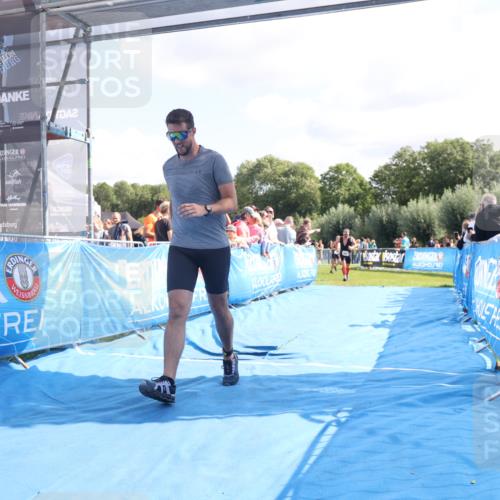 25.08.2024 - Elbe Triathlon Hamburg H.Heesch http://msf.ph/oto/6874086 25.08.2024 11:38:38 Ziel 401, 628, 650 meine-sportfotos.de